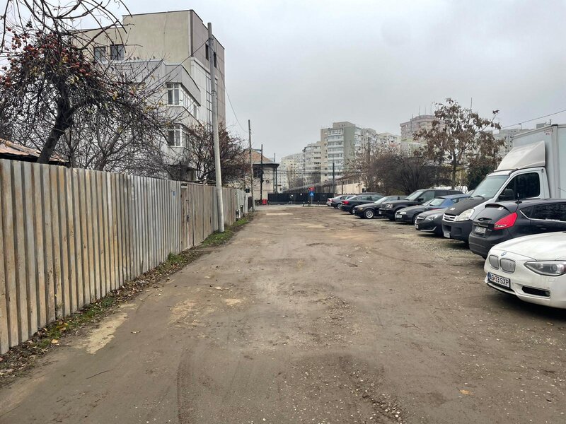 Baicului teren cu casa demolabila